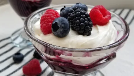 No-Bake Mixed-Berry Cheesecake Cups